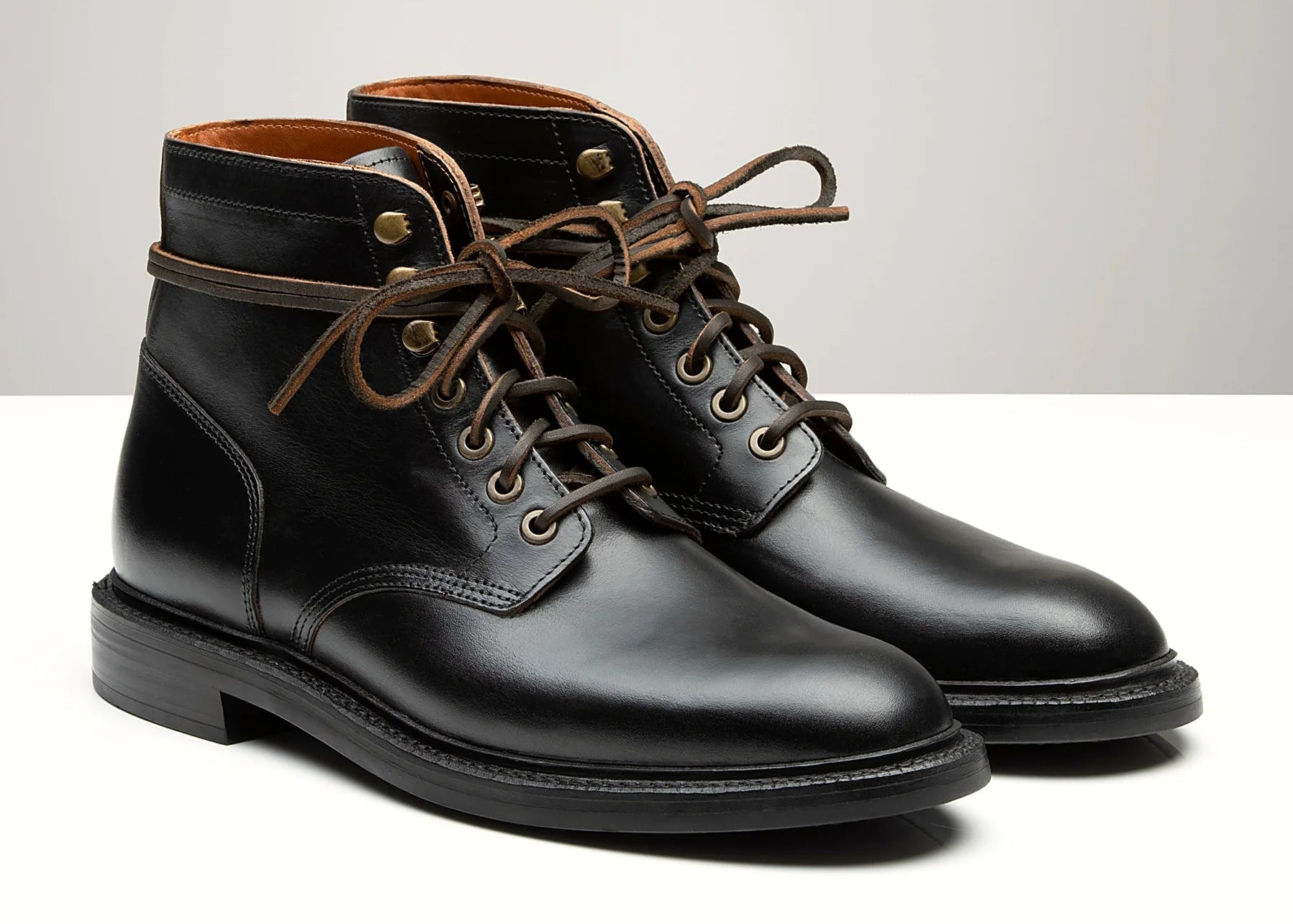 Chromexcel plain toe boot in Black, vegetable-tanned insole, welt and midsole