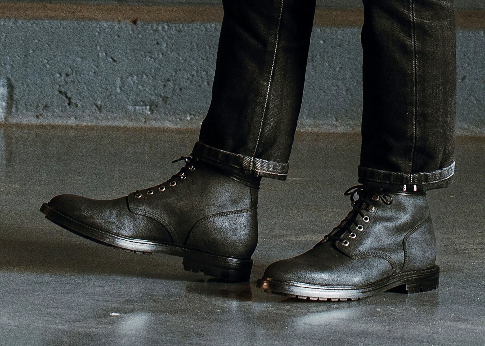 Black Waxed Commander