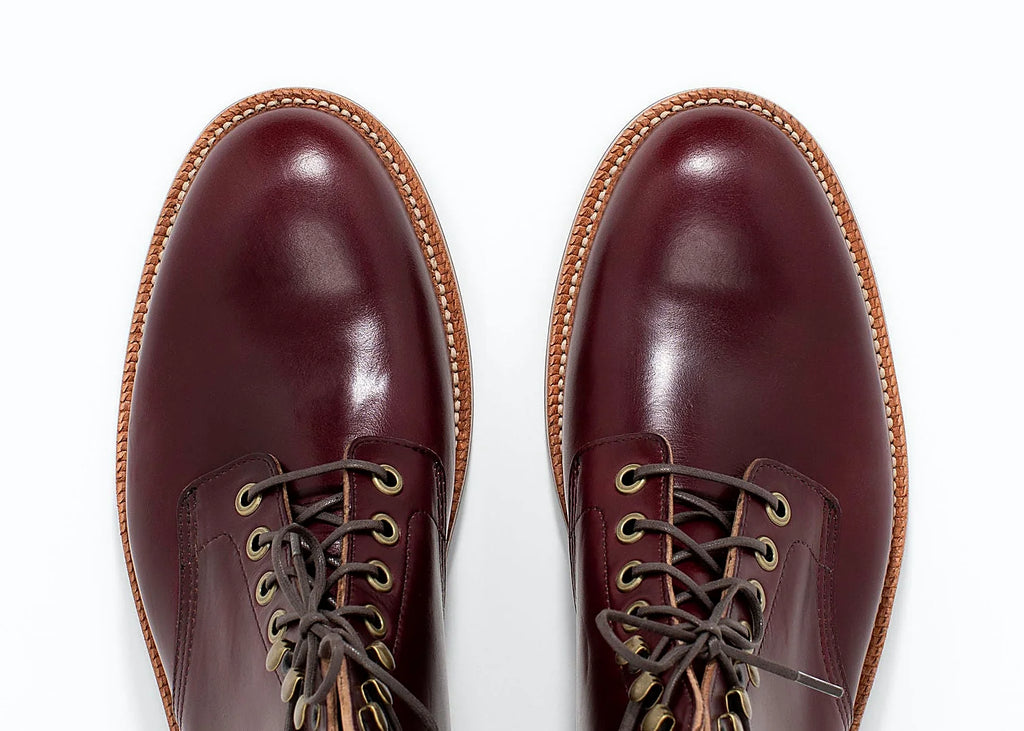 plain toe boot in Color No. 8 Chromexcel with antique brass eyelets and speed hooks