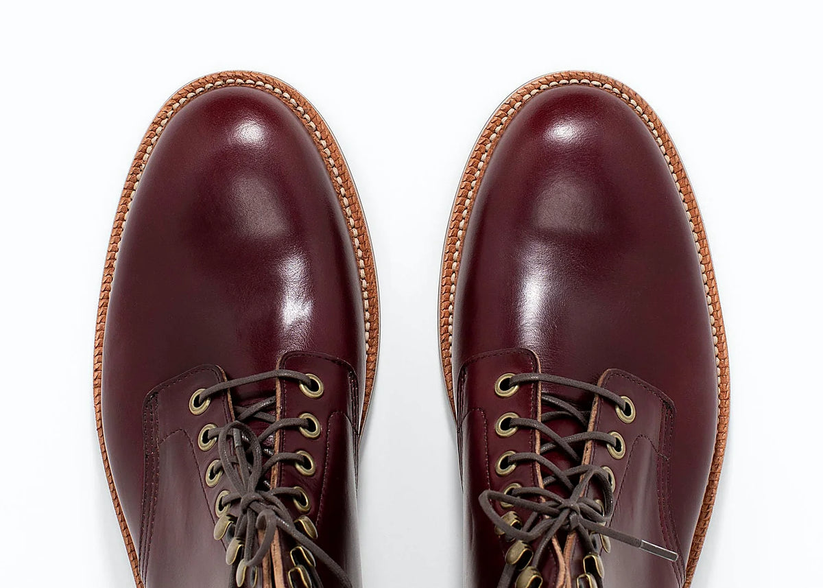 plain toe boot in Color No. 8 Chromexcel with antique brass eyelets and speed hooks