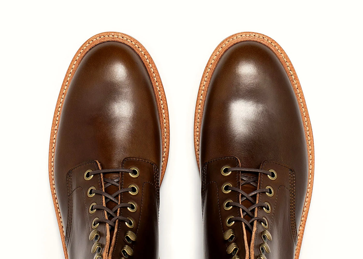 Dark olive plain toe boot in Chromexcel, set on a lug rubber outsole