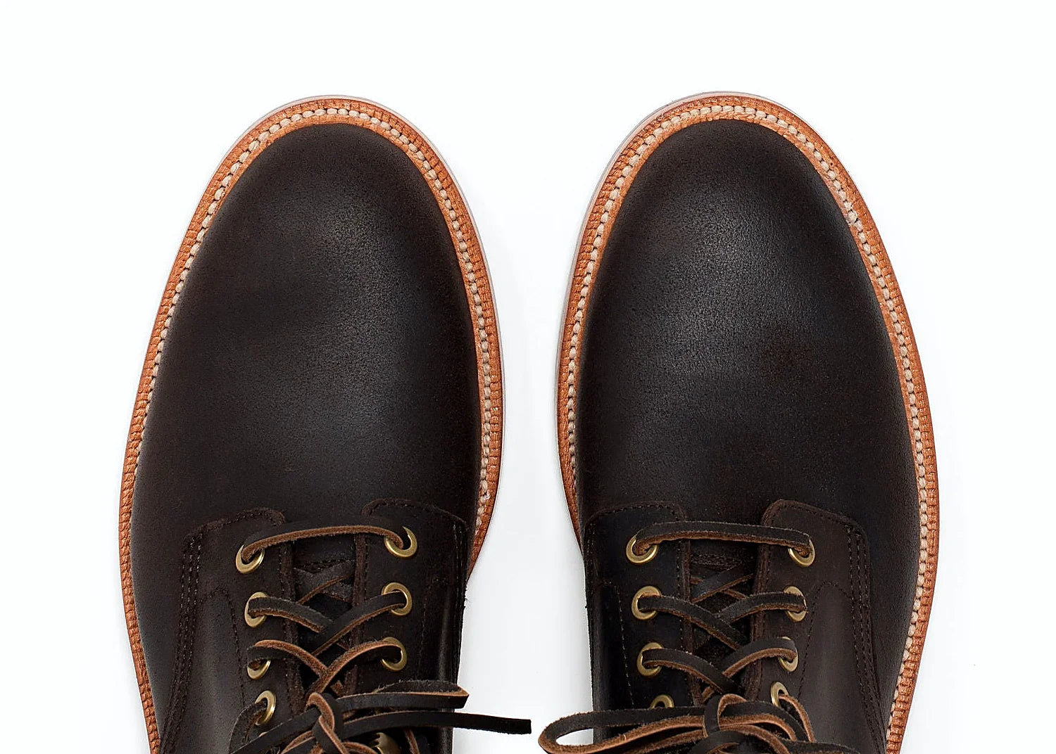 plain toe boot in Earth Waxed Commander with antique brass eyelets and speed hooks
