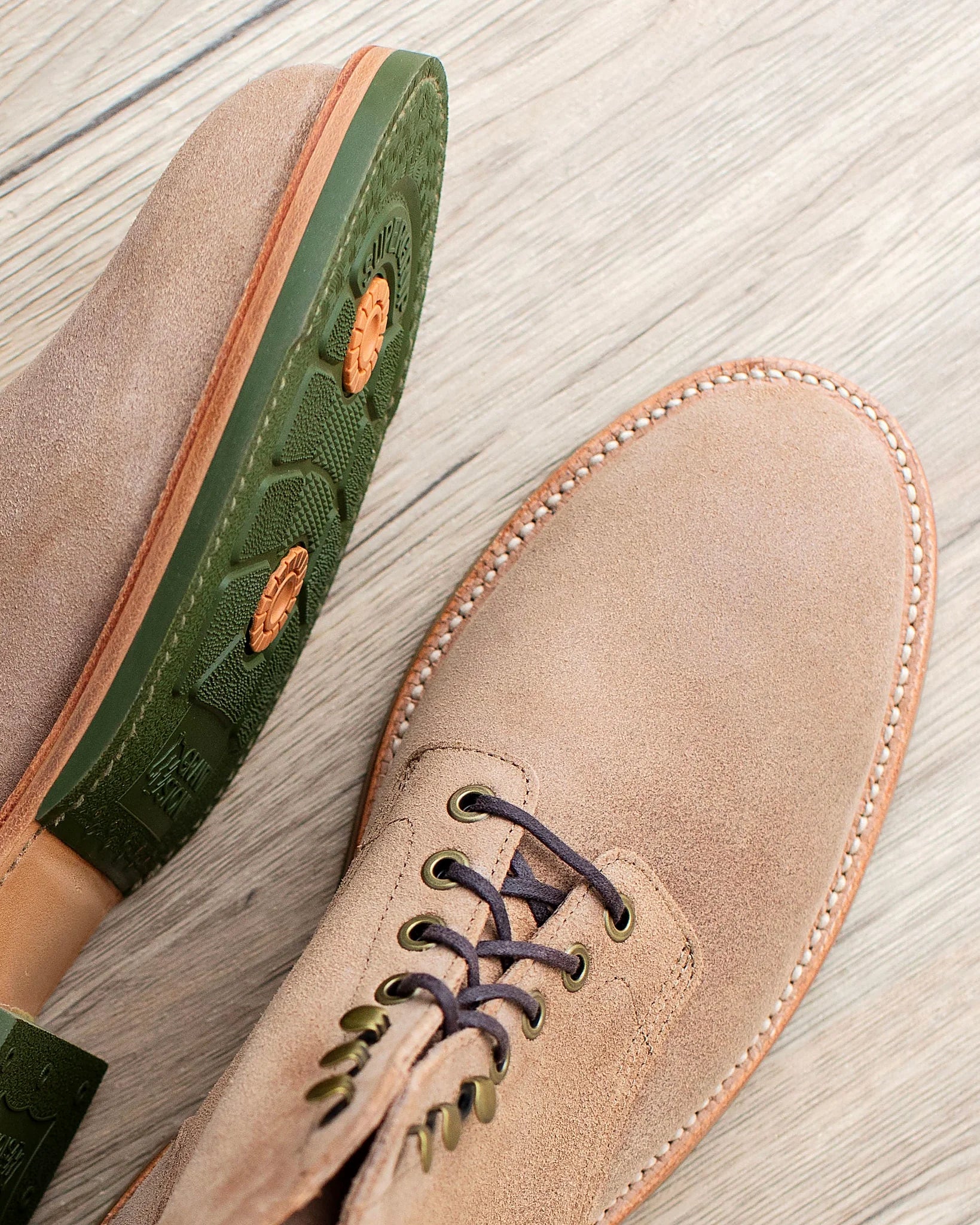 roughout Chromexcel field boot in Natural, vegetable-tanned insole, welt and midsole